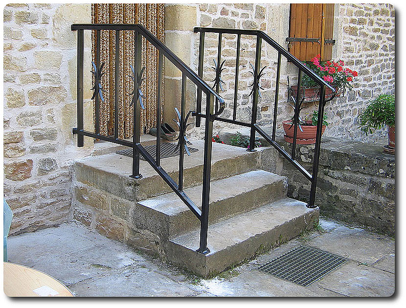 Rampe et barrière d'escalier et rampe d’accès handicapé