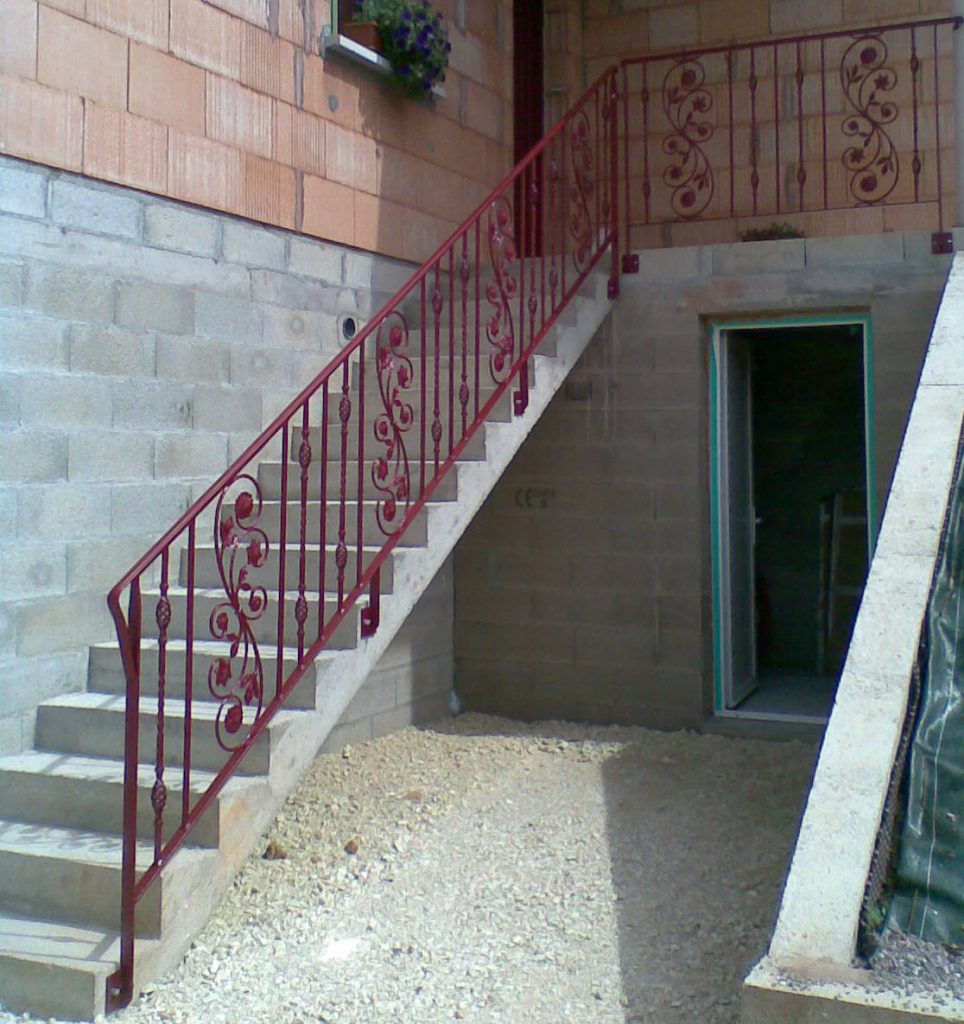 Rampe et barrière d'escalier et rampe d’accès handicapé